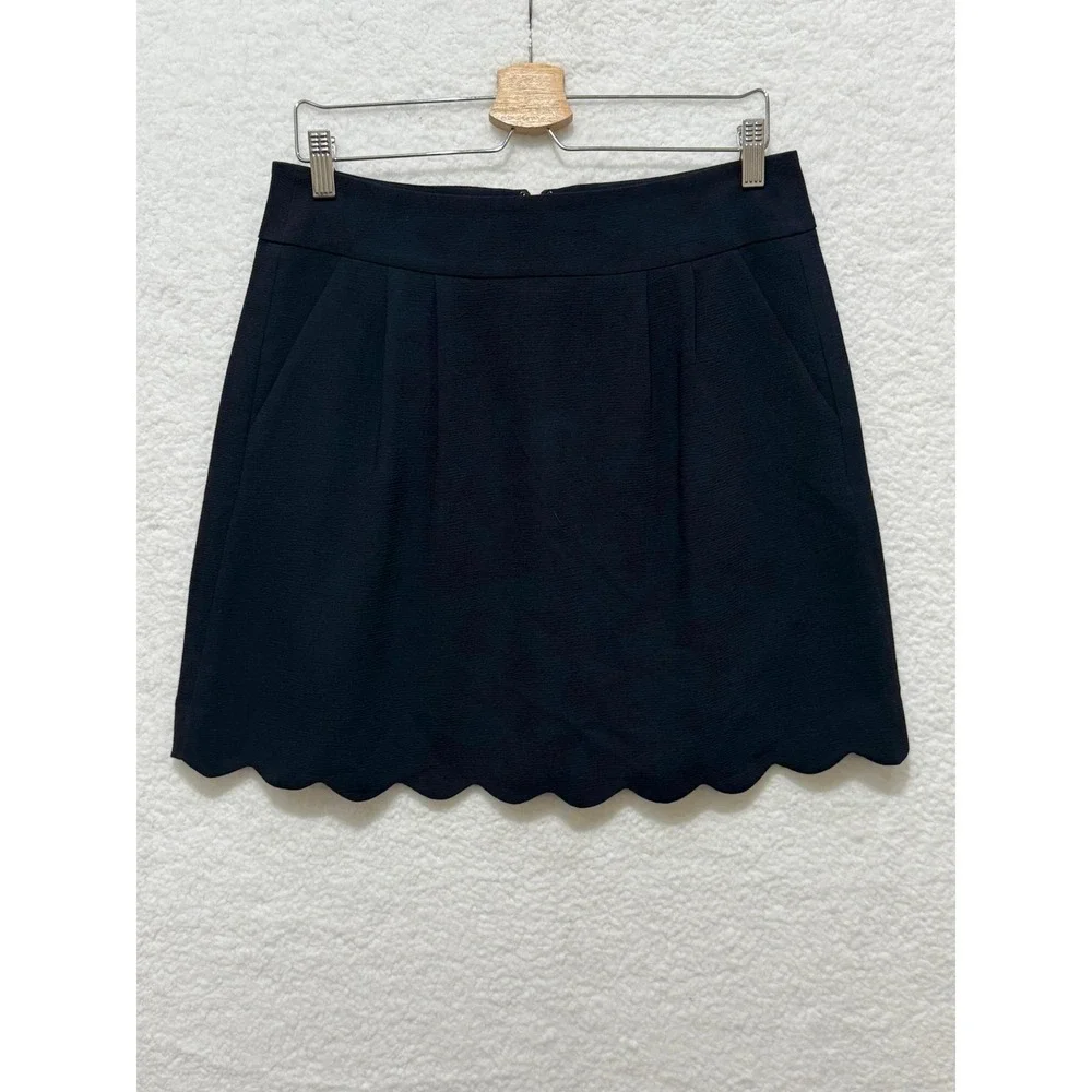 LOFT Black Scalloped Hem Mini Skirt Size 8 Career Business Casual‎